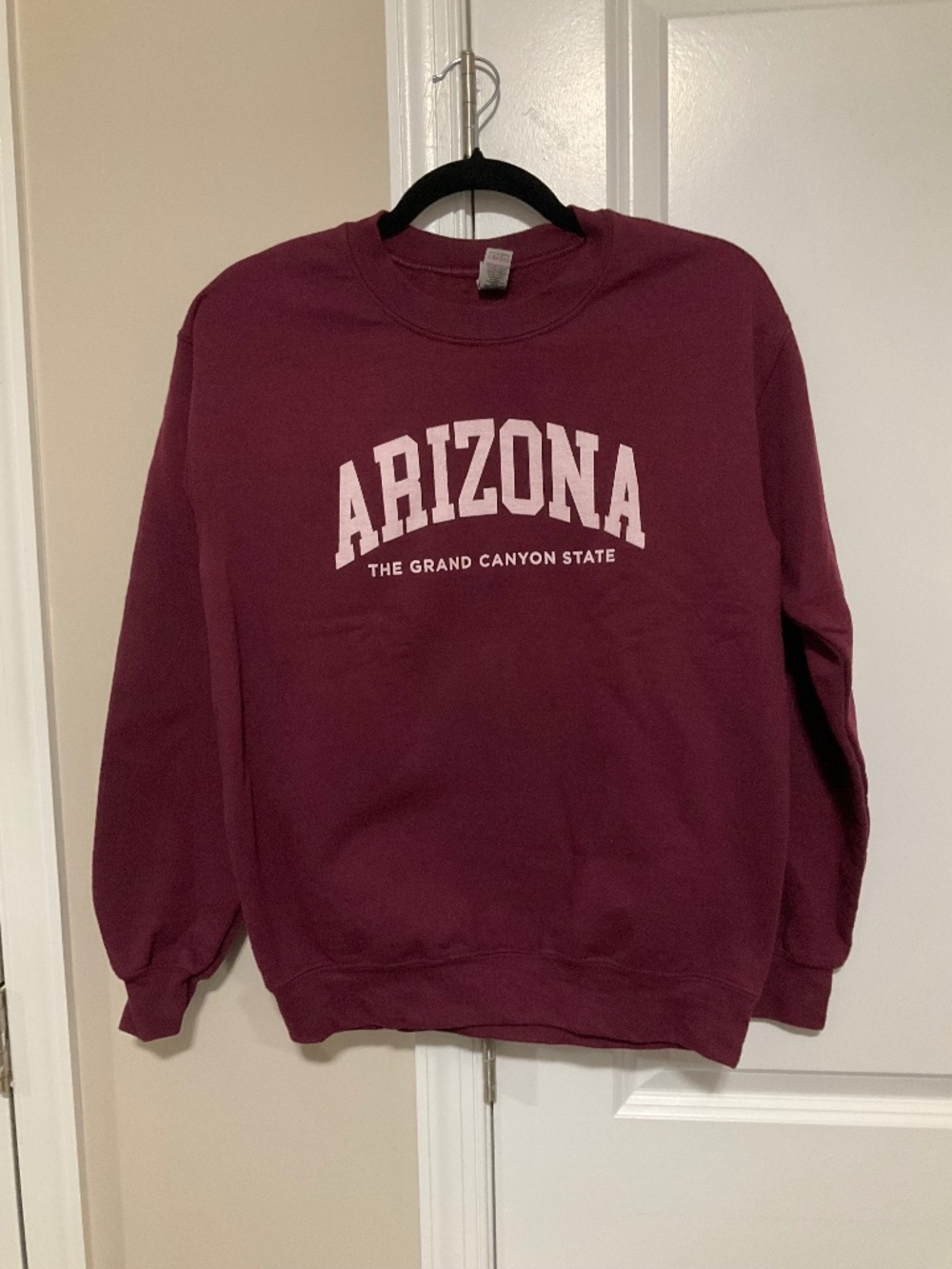 Arizona Gildan sweatshirt crewneck burgundy womens small used